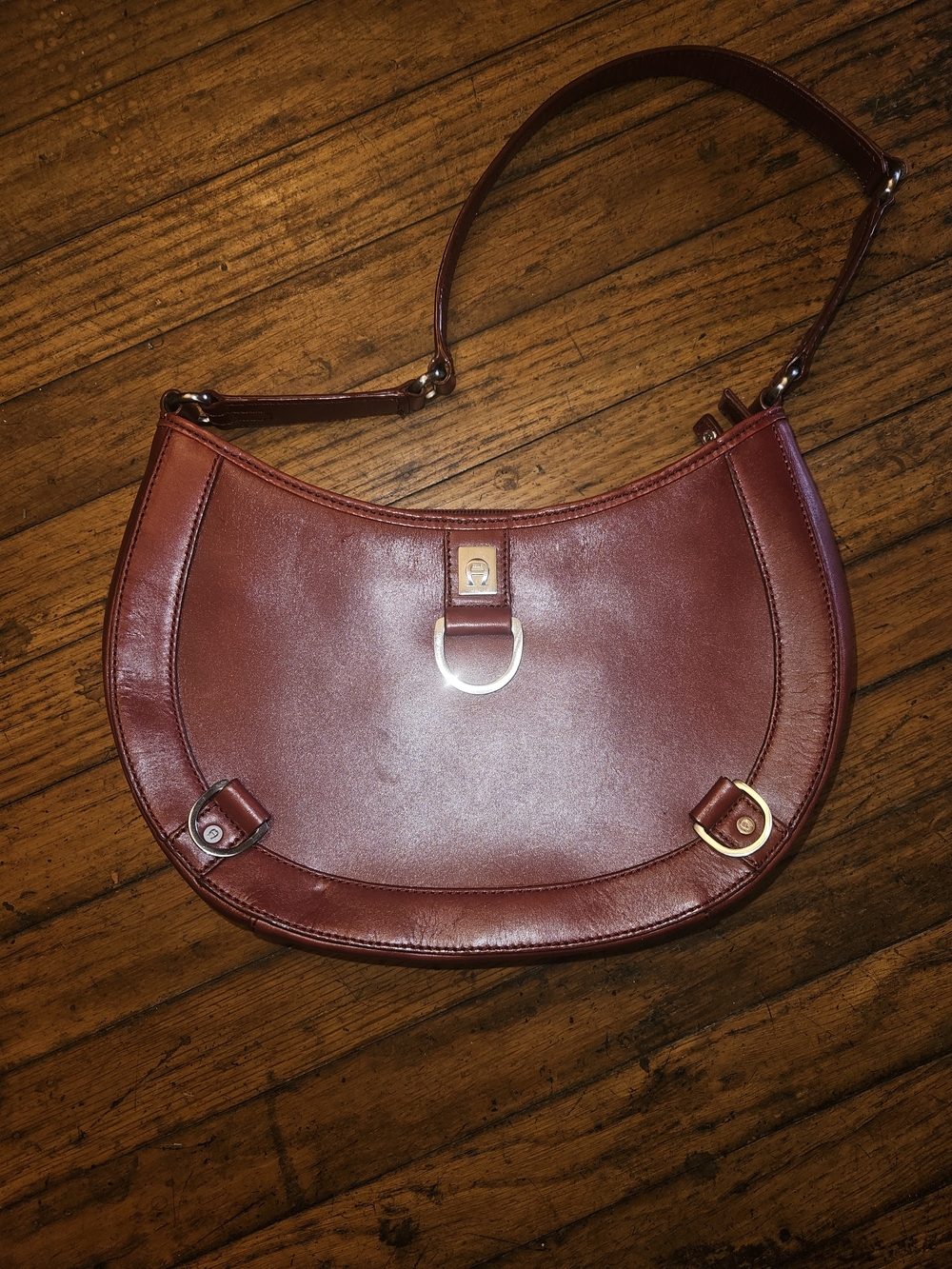 Vintage Etienne Aigner  Burgundy Shoukder Bag